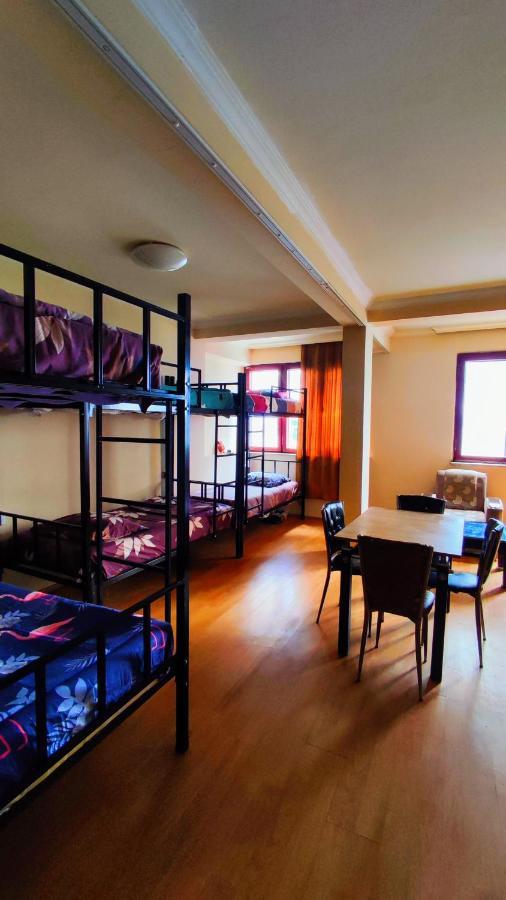 Masala Hostel Batumi Bagian luar foto