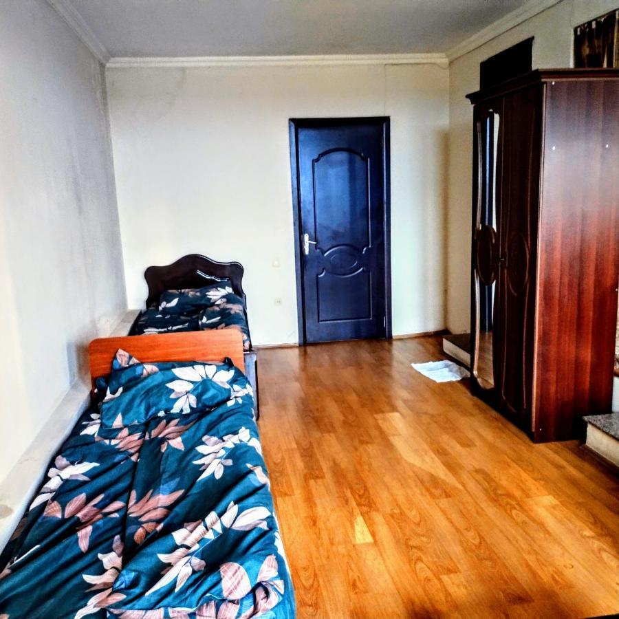 Masala Hostel Batumi Bagian luar foto