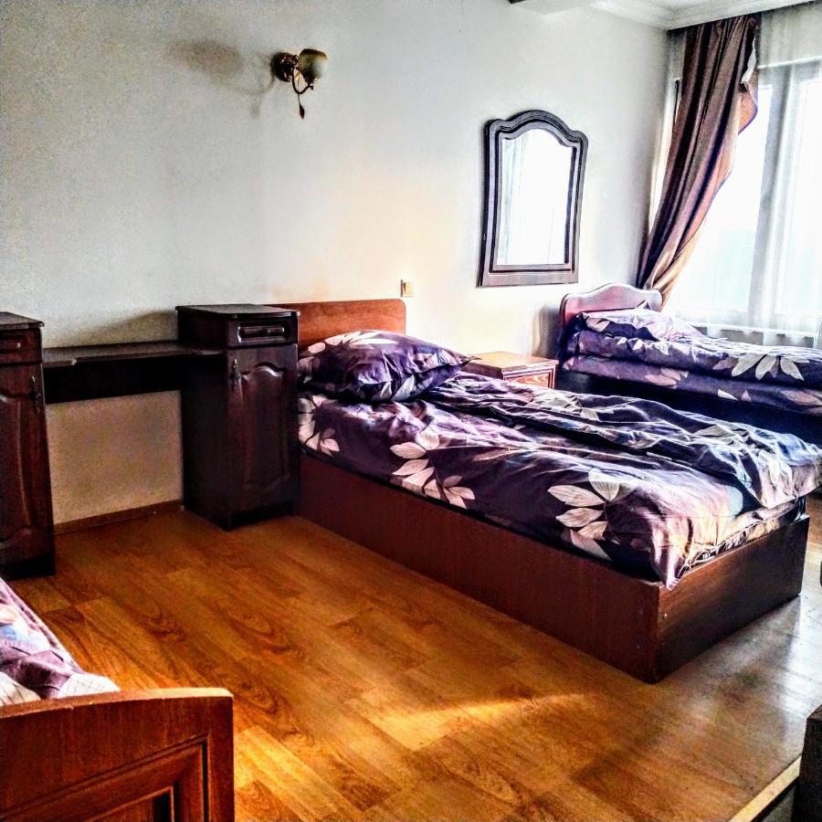 Masala Hostel Batumi Bagian luar foto